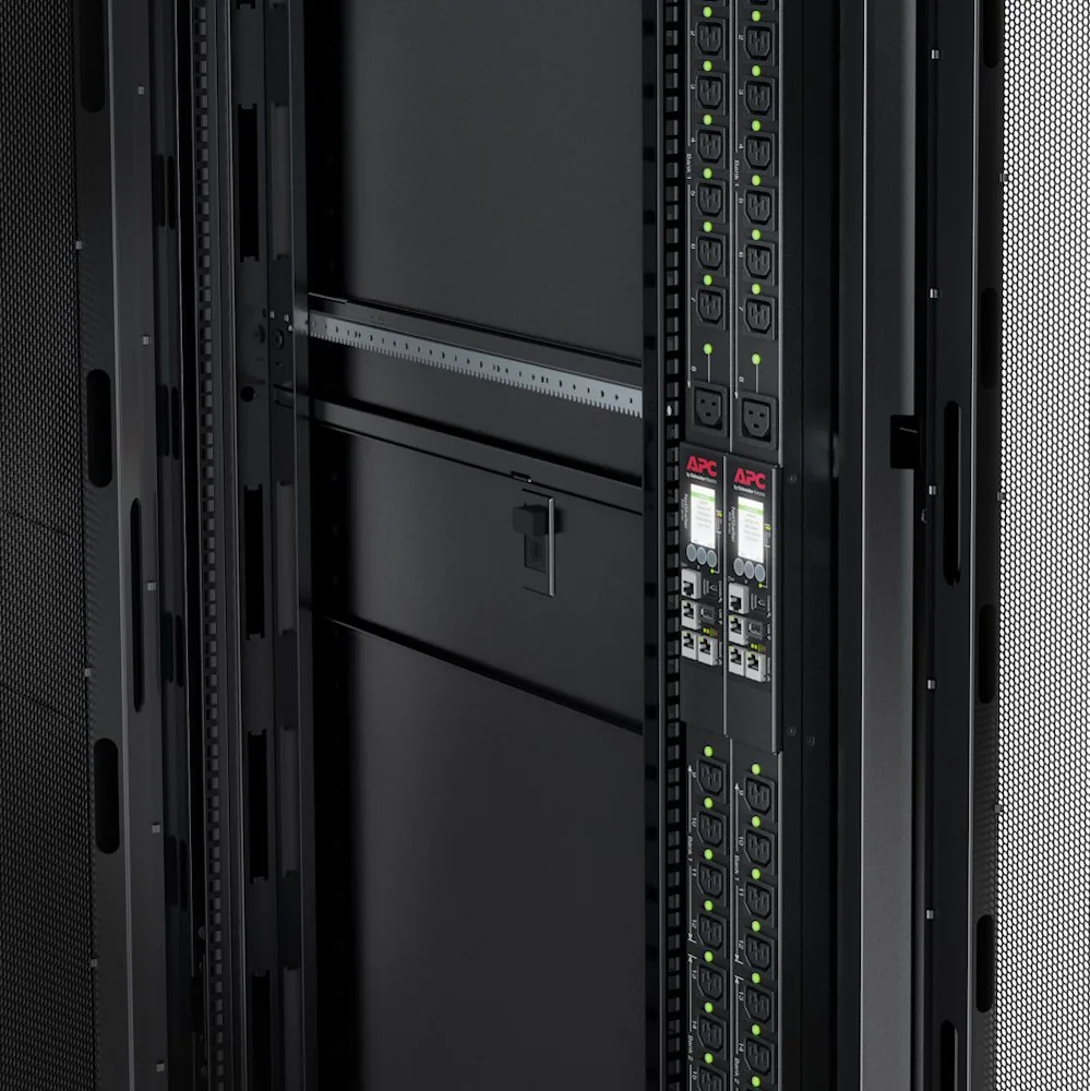 APC Rack PDU 9000 Switched APDU9959EU3 - Rozvodná jednotka PDU (k montáži na regál) - AC 220/240 V - 3.7 kW - 3700 VA - Ethernet 10/100/1000 - vstup: IEC 60309 16A - výstupní konektory: 24 (21 x IEC 60320 C13, 3 x IEC 60320 C19) - 0U - 3 m kabel - černá -