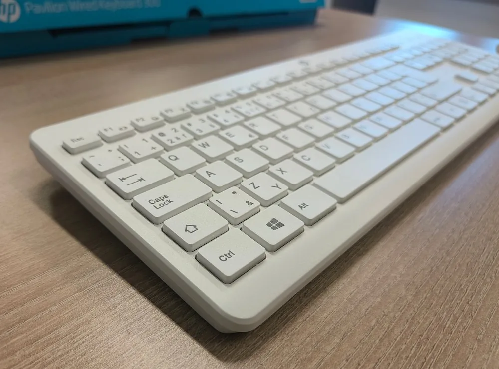 Bezdrôtová klávesnica a myš HP 230 - biela