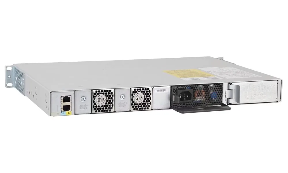 Catalyst 9200L 24-port PoE+, 4 x 10G, Network Essentials, C9200L-24P-4X-E