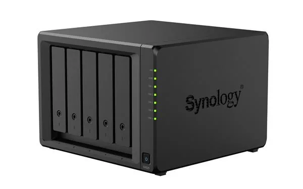 Synology DX525 - Police - 5 zásuvky