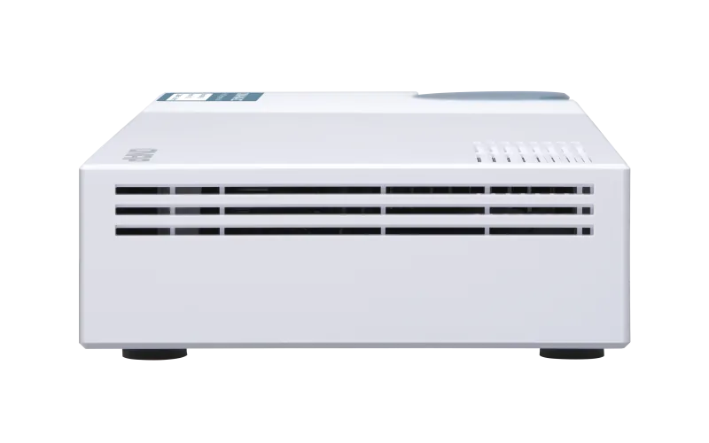 QNAP managovatelný switch QSW-M408-4C (12 portu: 8x Gigabit port + 4x 10G SFP+ 10GbE kombo porty)