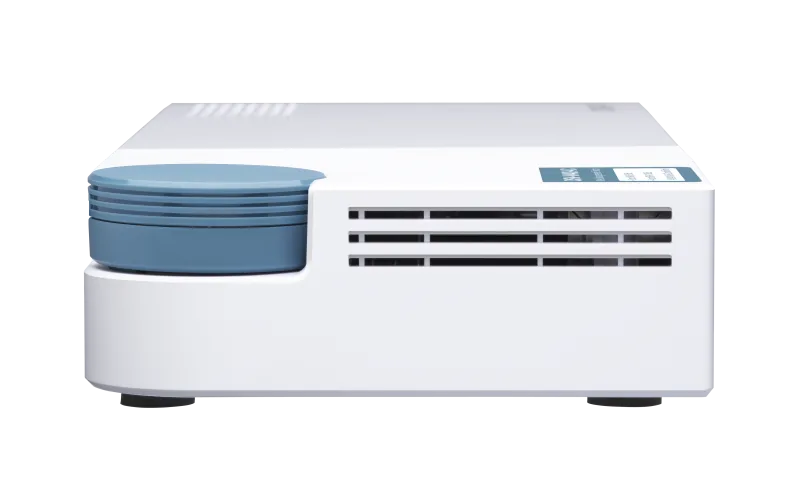 QNAP managovatelný switch QSW-M408-4C (12 portu: 8x Gigabit port + 4x 10G SFP+ 10GbE kombo porty)