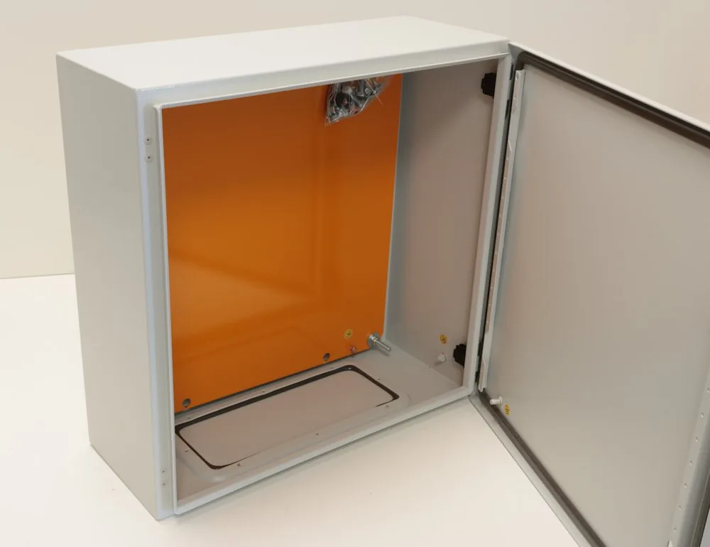 XtendLan Rozvaděč 500x210x500mm, IP66, šedý, montážní deska