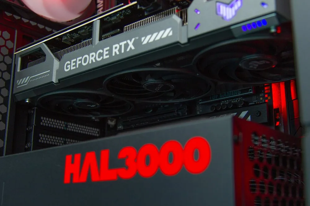 HAL3000 Alfa Gamer Elite Ti AMD Ryzen 7 9800X3D 32GB DDR5 RTX 5070 Ti 2TB PCIe4 SSD WiFi W11