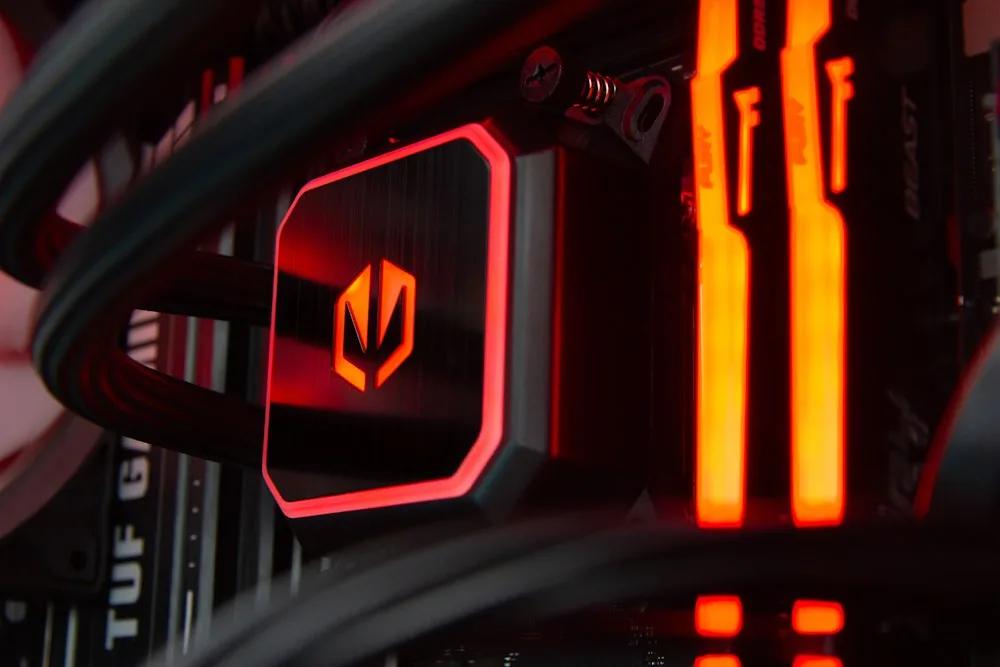 HAL3000 Alfa Gamer Elite Ti AMD Ryzen 7 9800X3D 32GB DDR5 RTX 5070 Ti 2TB PCIe4 SSD WiFi W11