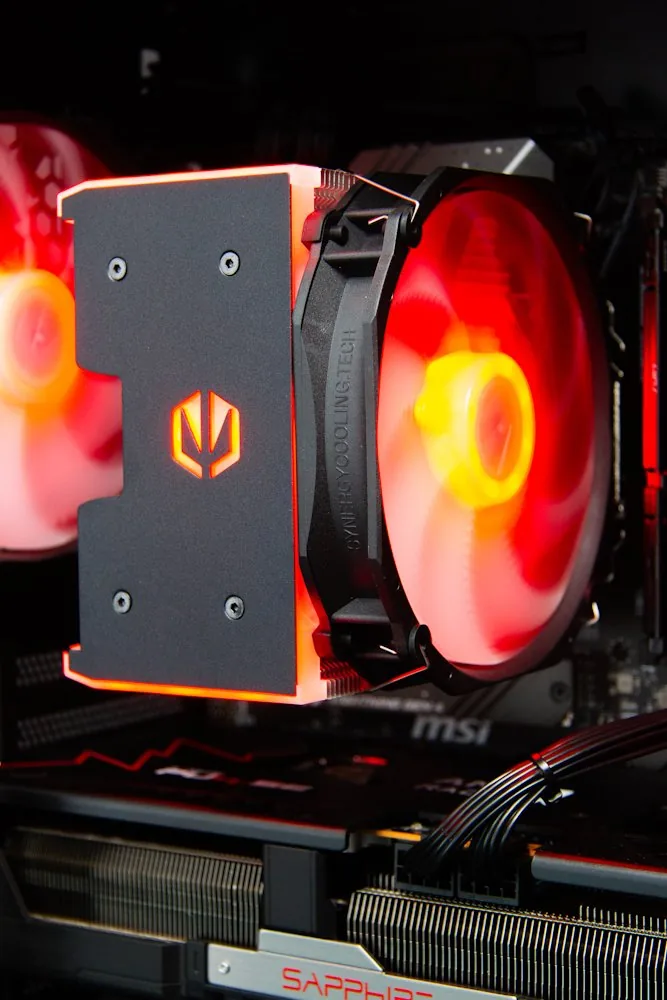 HAL3000 Alfa Gamer Pro XT AMD Ryzen 7 7800X3D 32GB DDR5 RX 9070 XT 2TB PCIe4 SSD WiFi W11