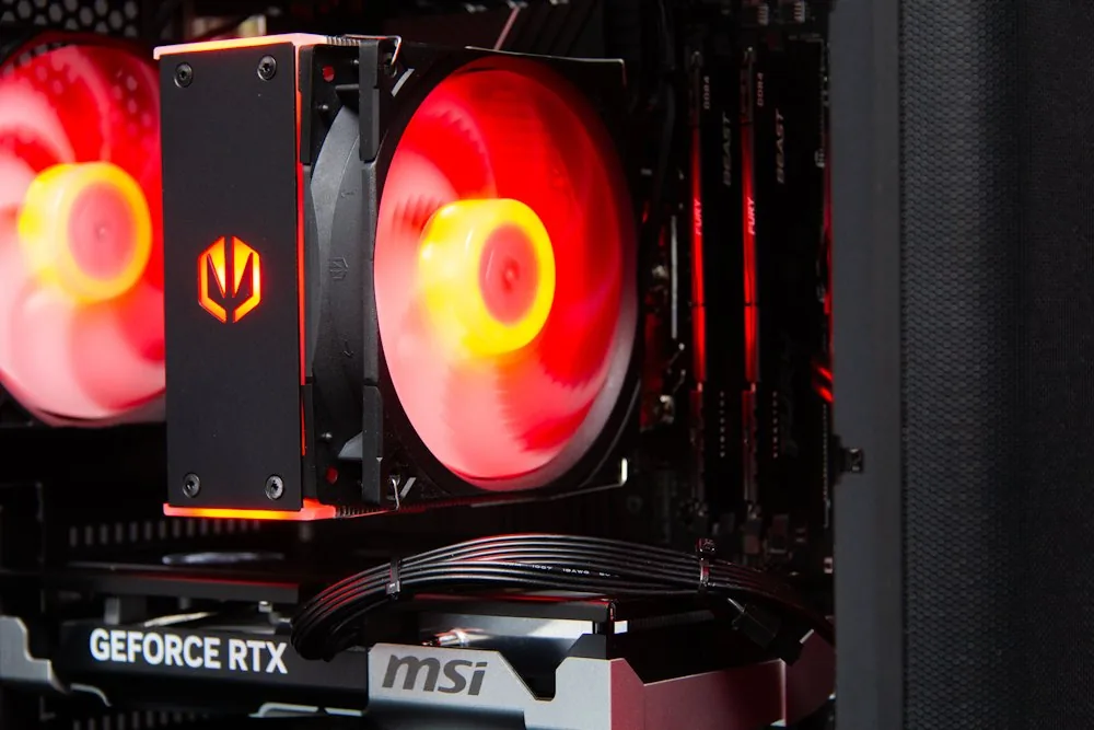 HAL3000 MČR Finale Pro Intel i5-14400F 32GB DDR4 RTX 5060 Ti 16G 1TB PCIe4 SSD WiFi W11