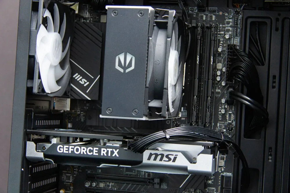 HAL3000 MČR Finale Pro Intel i5-14400F 32GB DDR4 RTX 5060 Ti 16G 1TB PCIe4 SSD WiFi W11