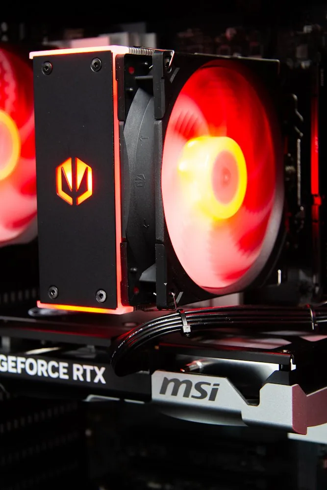 HAL3000 MČR Finale Pro AMD Ryzen 5 7600 32GB DDR5 RTX 5060 Ti 16G 1TB PCIe4 SSD WiFi W11