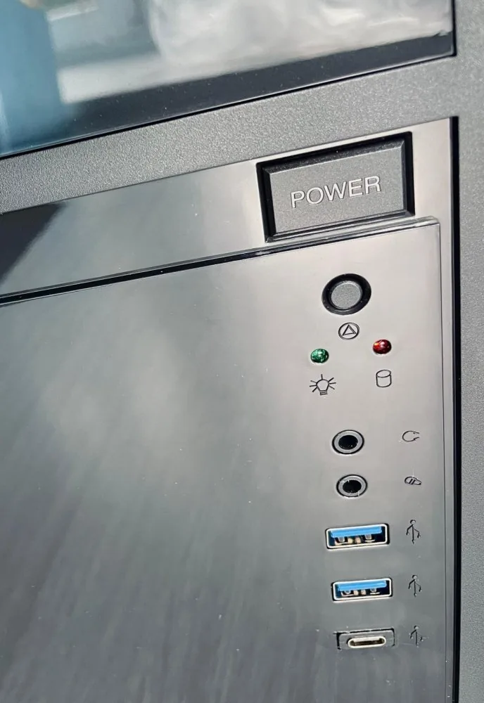 EUROCASE skříň ML M6-590B, Mini Tower, 1xUSB-C, 2x USB 3.0, 2x audio, černá