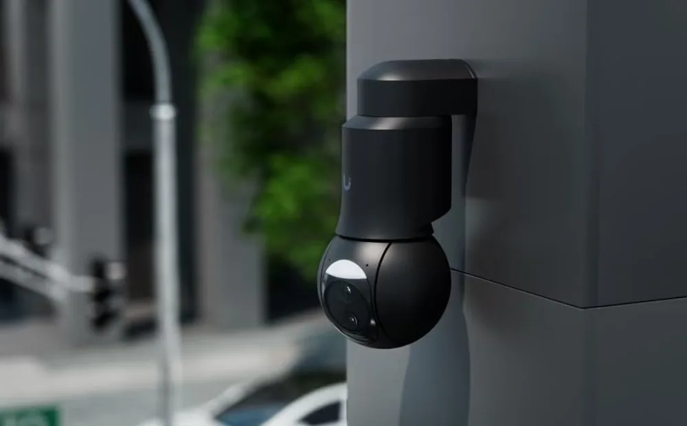Ubiquiti UniFi Protect G6 PTZ, 4K duální venkovní kamera s 10x hybridním zoomem a AI analýzou, černá