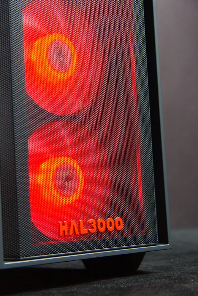 HAL3000 Alfa Gamer Pro AMD Ryzen 7 7700 32GB DDR5 RTX 5070 1TB PCIe4 SSD WiFi W11