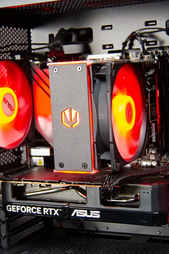 HAL3000 Online Gamer AMD Ryzen 5 7600 32GB DDR5 RTX 5060 1TB PCIe4 SSD WiFi W11