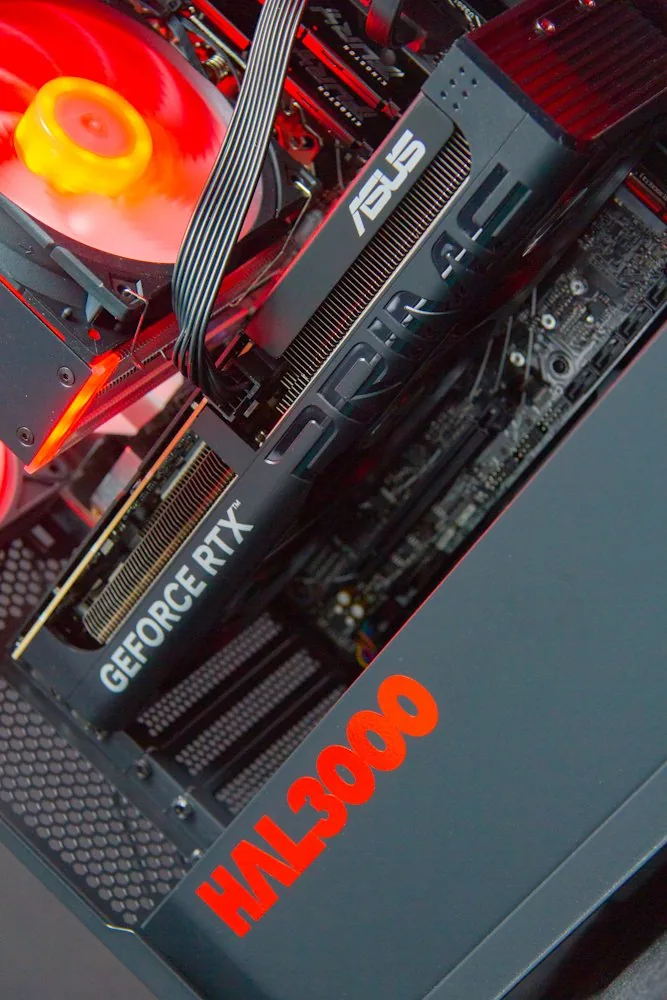 HAL3000 Online Gamer AMD Ryzen 5 7600 32GB DDR5 RTX 5060 Ti 16G 1TB PCIe4 SSD WiFi W11