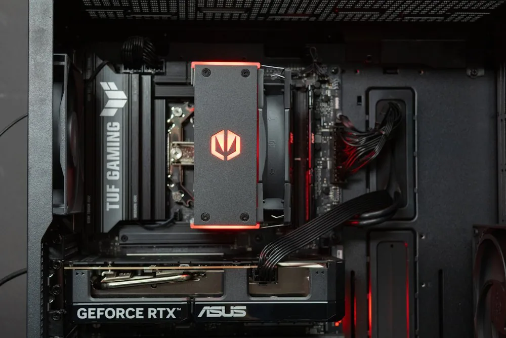 HAL3000 Master Gamer Pro Ti Intel Core Ultra 5 225F 32GB DDR5 RTX 5060 Ti 16G 1TB PCIe4 SSD WiFi W11