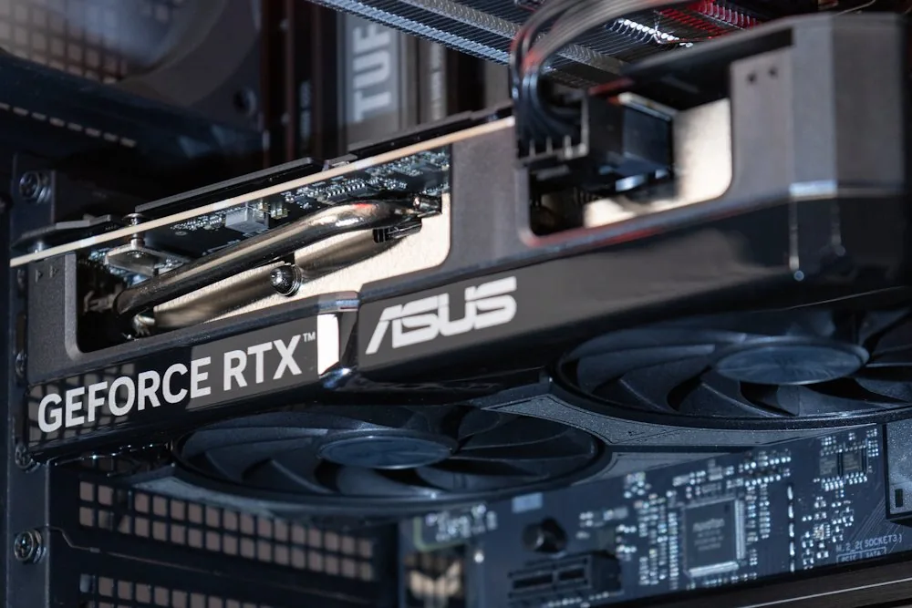 HAL3000 Master Gamer Pro Ti Intel Core Ultra 5 225F 32GB DDR5 RTX 5060 Ti 16G 1TB PCIe4 SSD WiFi W11