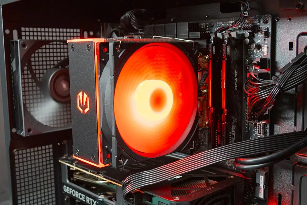 HAL3000 Master Gamer Pro Ti Intel Core Ultra 5 225F 32GB DDR5 RTX 5060 Ti 16G 1TB PCIe4 SSD WiFi W11