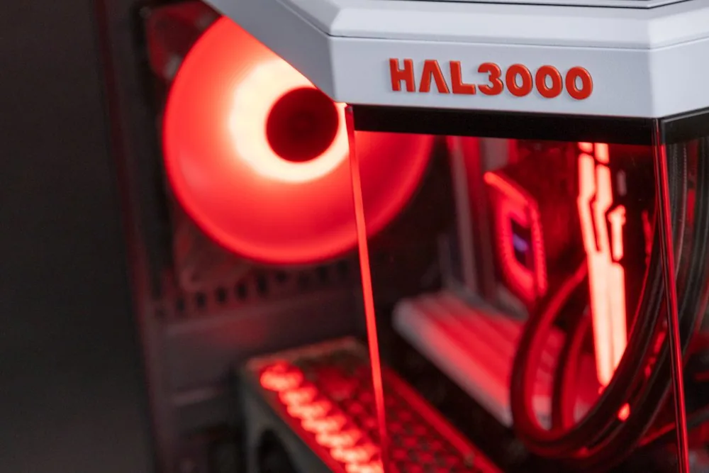HAL3000 Alfa Gamer Nitro Panda AMD Ryzen 7 9800X3D 32GB DDR5 RX 9070 XT 2TB PCIe4 SSD WiFi W11