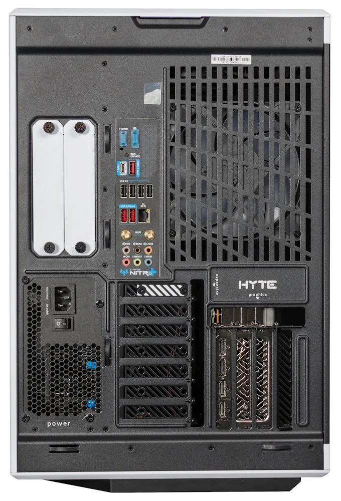 HAL3000 Alfa Gamer Nitro Panda AMD Ryzen 7 9800X3D 32GB DDR5 RX 9070 XT 2TB PCIe4 SSD WiFi W11