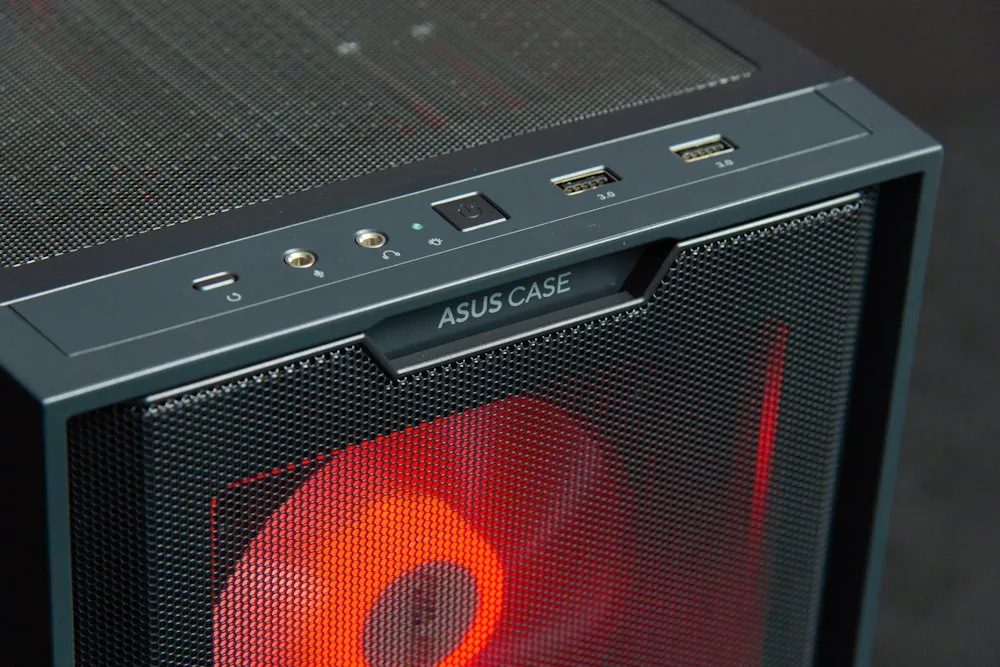 HAL3000 Online Gamer AMD Ryzen 5 5600 16GB DDR4 RTX 5050 1TB PCIe4 SSD WiFi W11