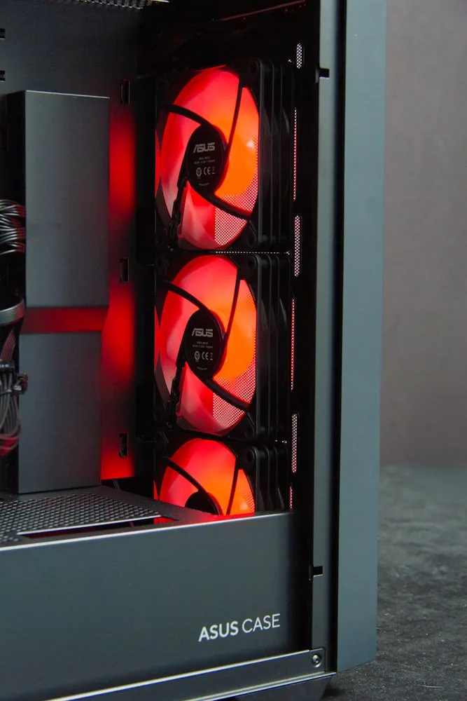 HAL3000 Online Gamer AMD Ryzen 5 5600 16GB DDR4 RTX 5050 1TB PCIe4 SSD WiFi W11