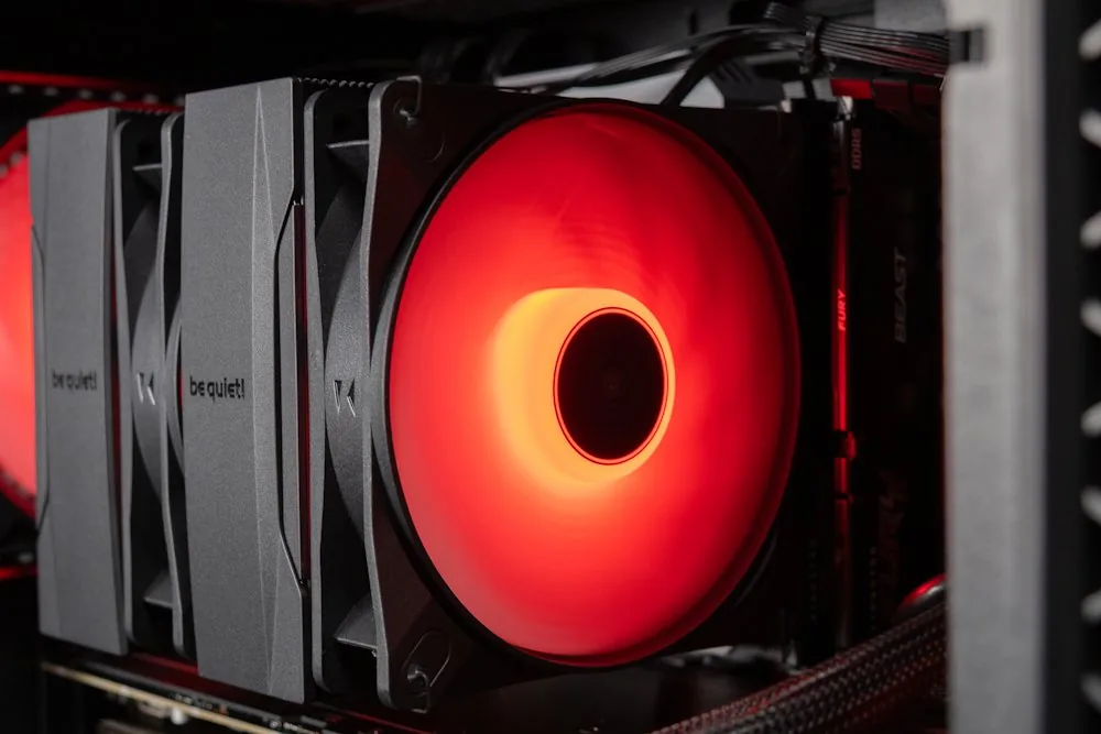HAL3000 Master Gamer Pro-K Intel Core Ultra 5 250KF 32GB DDR5 RTX 5070 1TB PCIe4 SSD WiFi W11