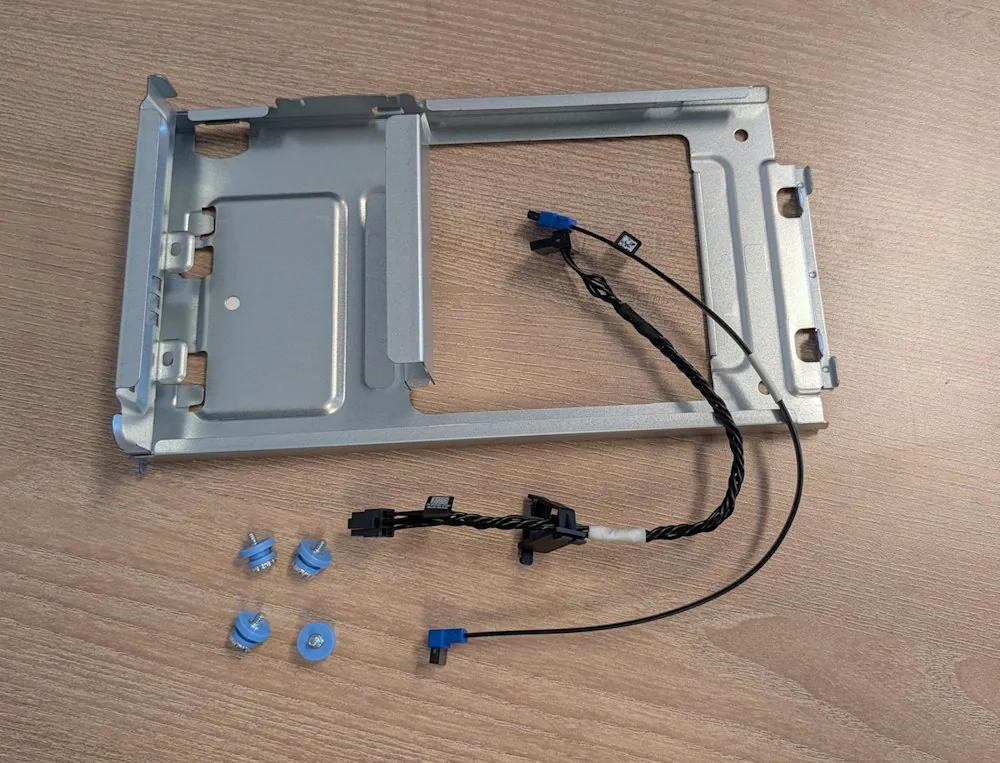 DELL rámeček pro 3.5" disk s kabelem Pro Essentials Tower Base