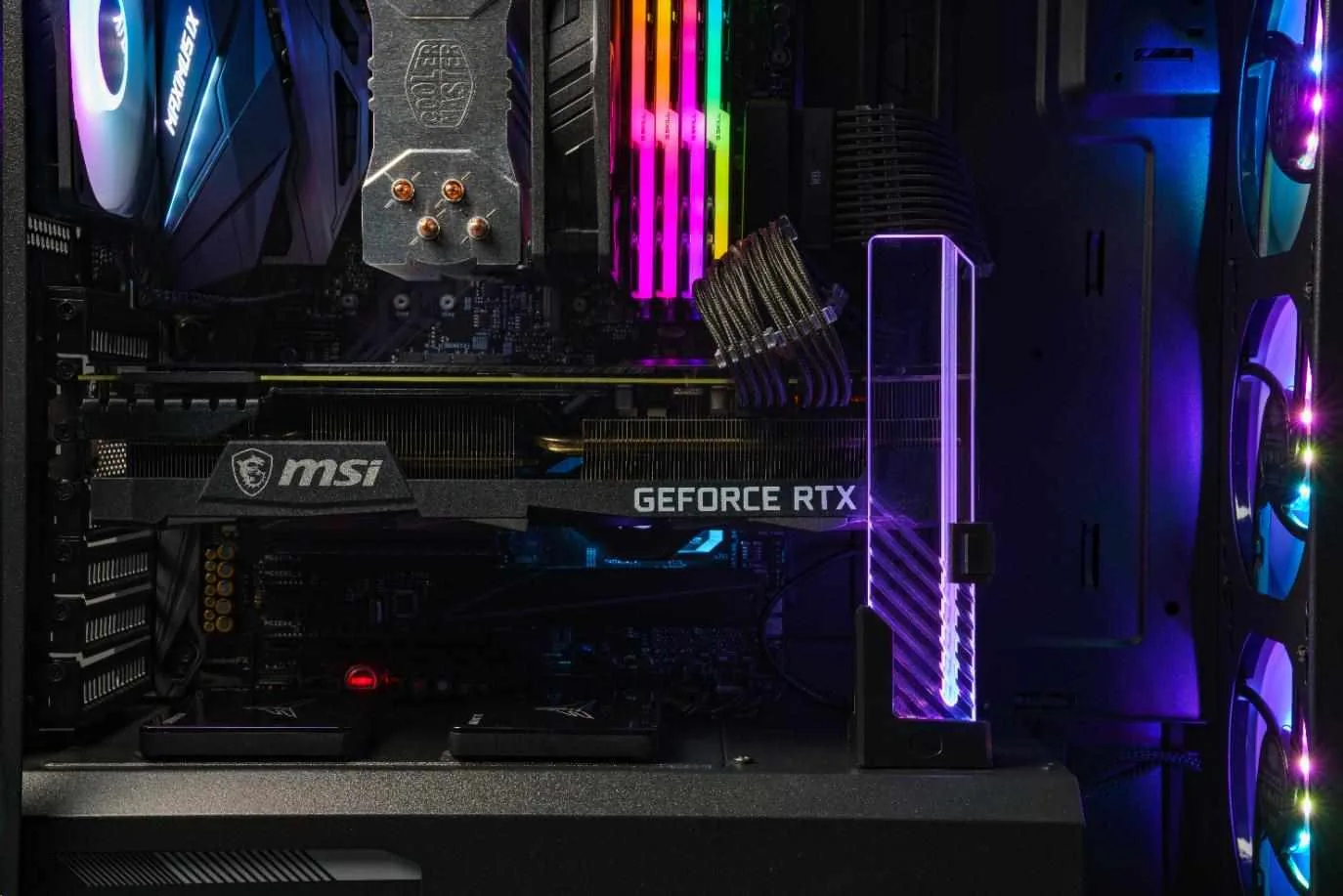 Cooler Master podpěra GPU ARGB GPU Support Bracket