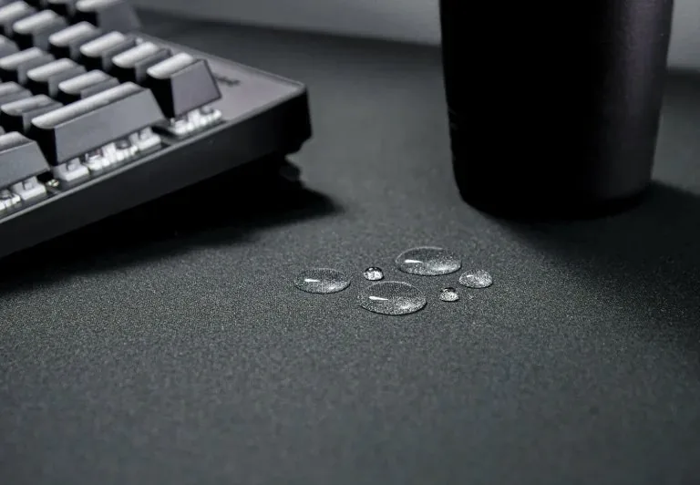 COUGAR podložka pod myš Turbo M 320 x 270 x 3mm water proof anti-slip rubber